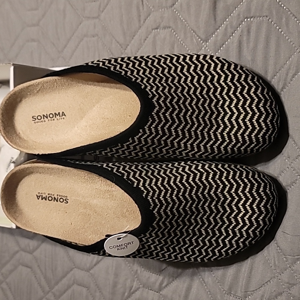 NWT Sonoma black and white women's knit clogs size 7